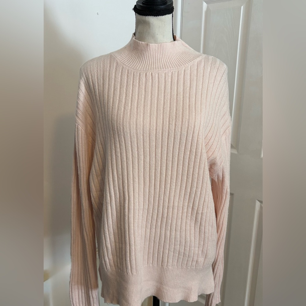 Elegant Pink Ribbed Women's Sweater